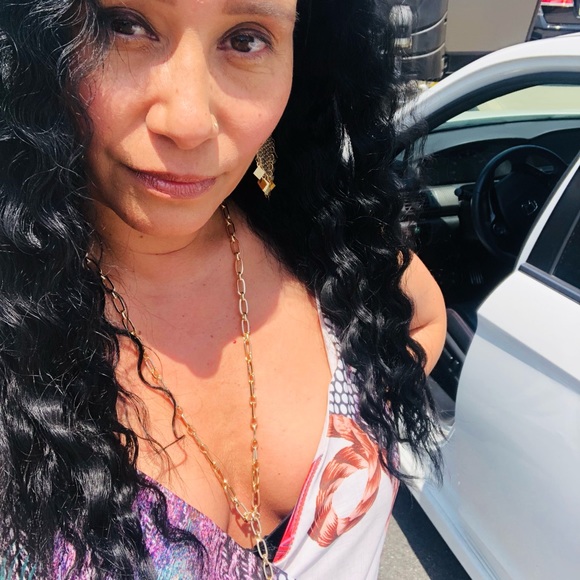 Meet your Posher, Julie - Picture 2 of 6